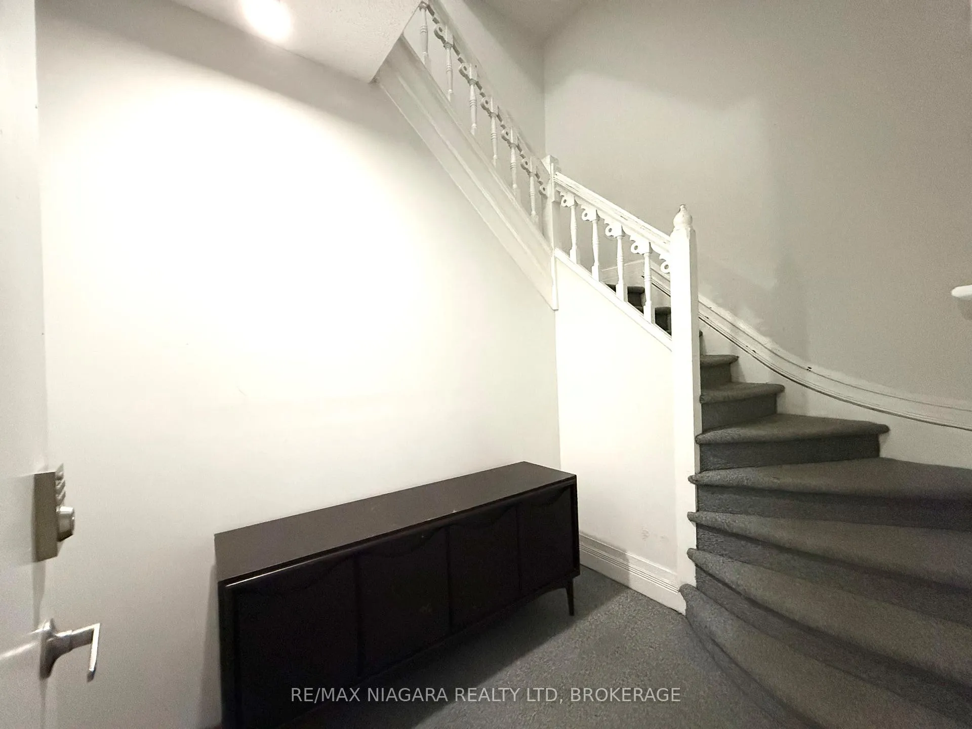 Photo 3 of Unit Unit 3, 4701 River Road, Niagara Falls, Downtown — HOMEH