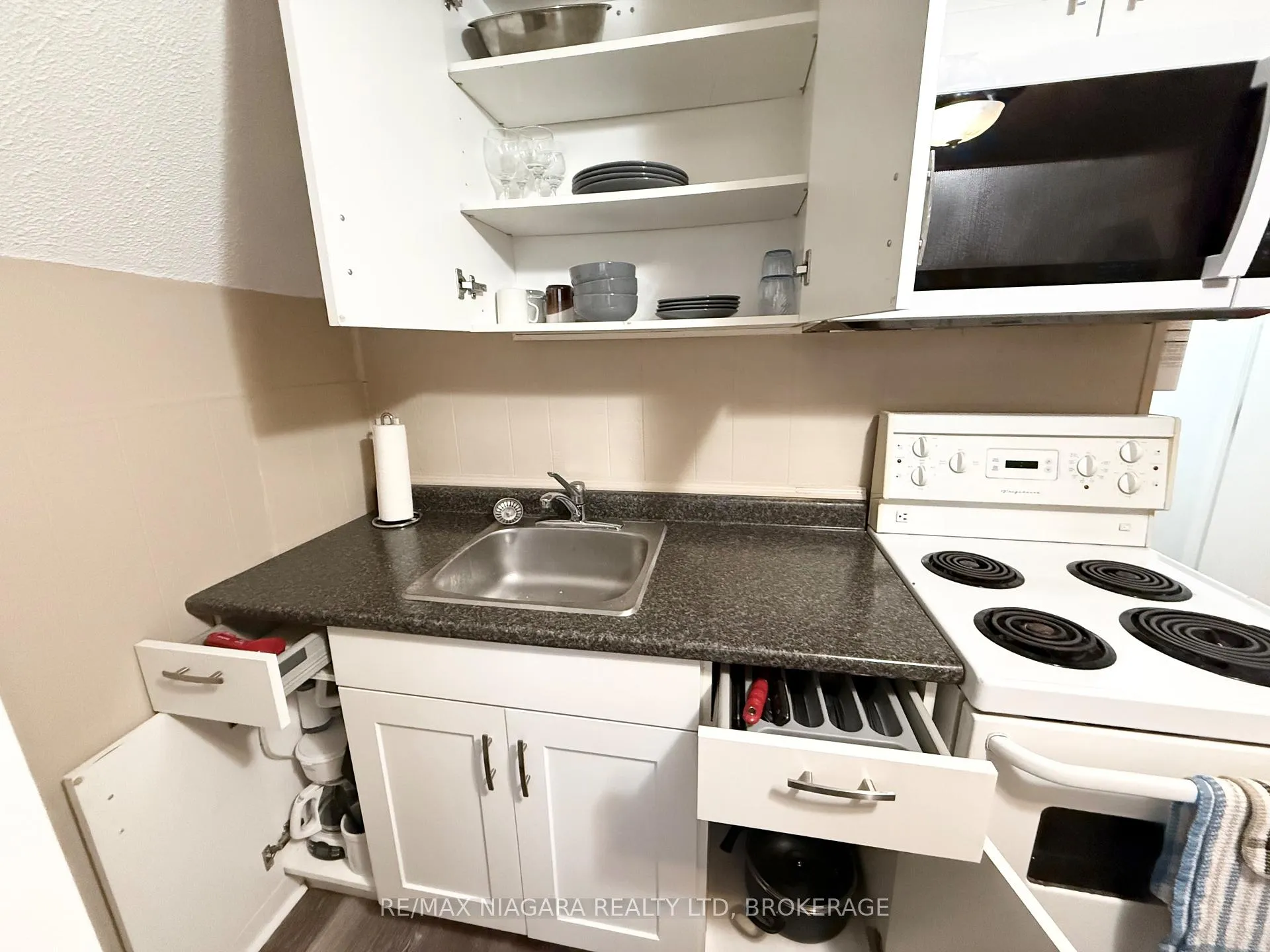 Photo 19 of Unit Unit 3, 4701 River Road, Niagara Falls, Downtown — HOMEH