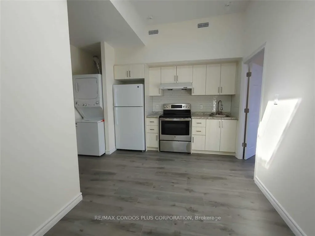 Photo 2 of Unit 3A, 725 Danforth Avenue, Toronto, Danforth — HOMEH