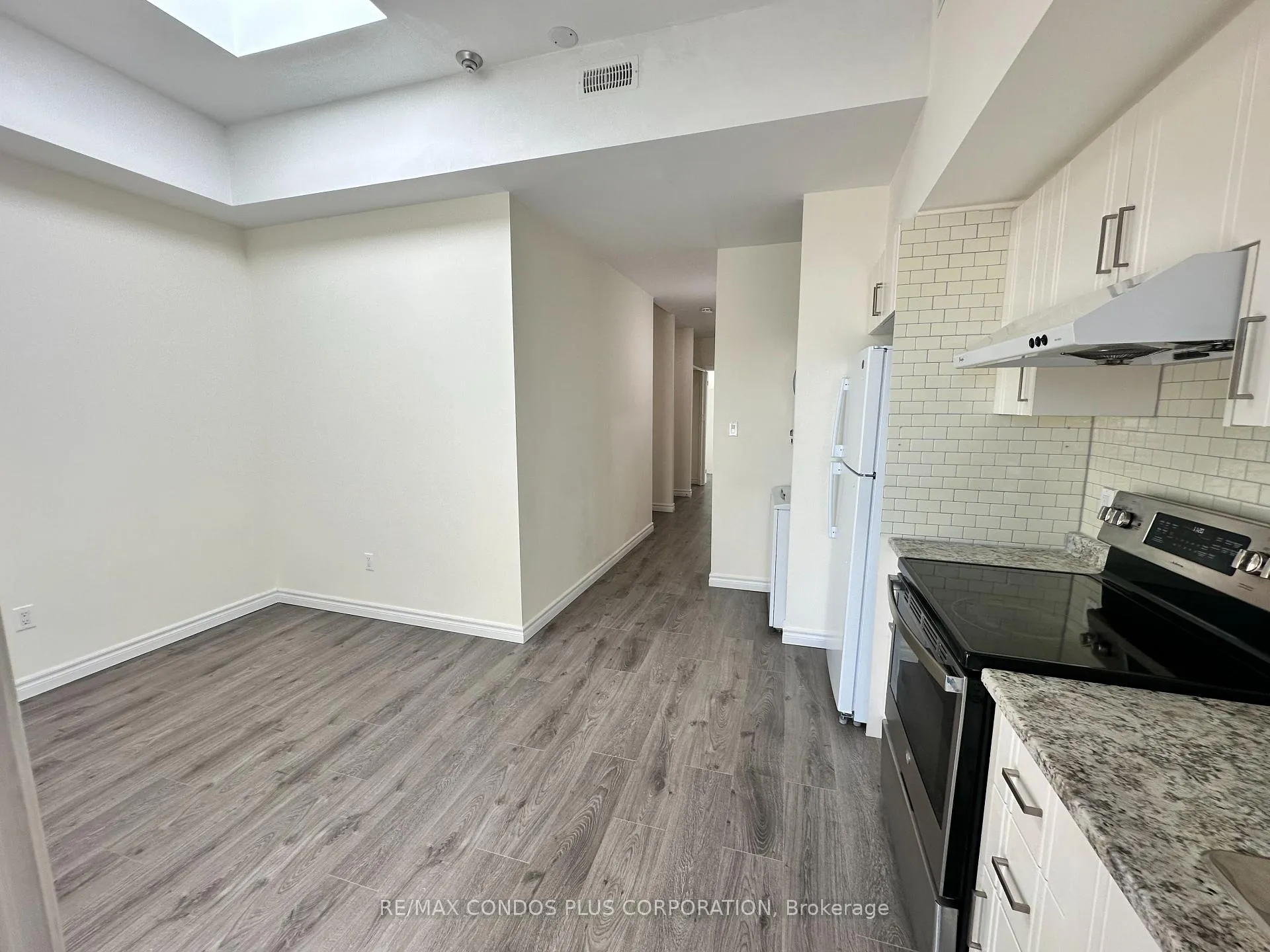 Photo 3 of Unit 3A, 725 Danforth Avenue, Toronto, Danforth — HOMEH