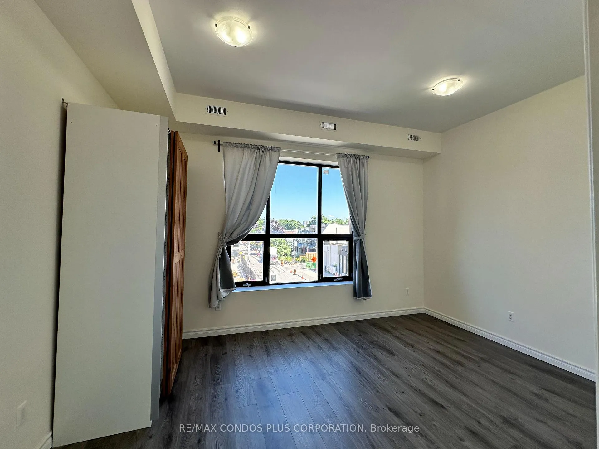 Photo 5 of Unit 3A, 725 Danforth Avenue, Toronto, Danforth — HOMEH