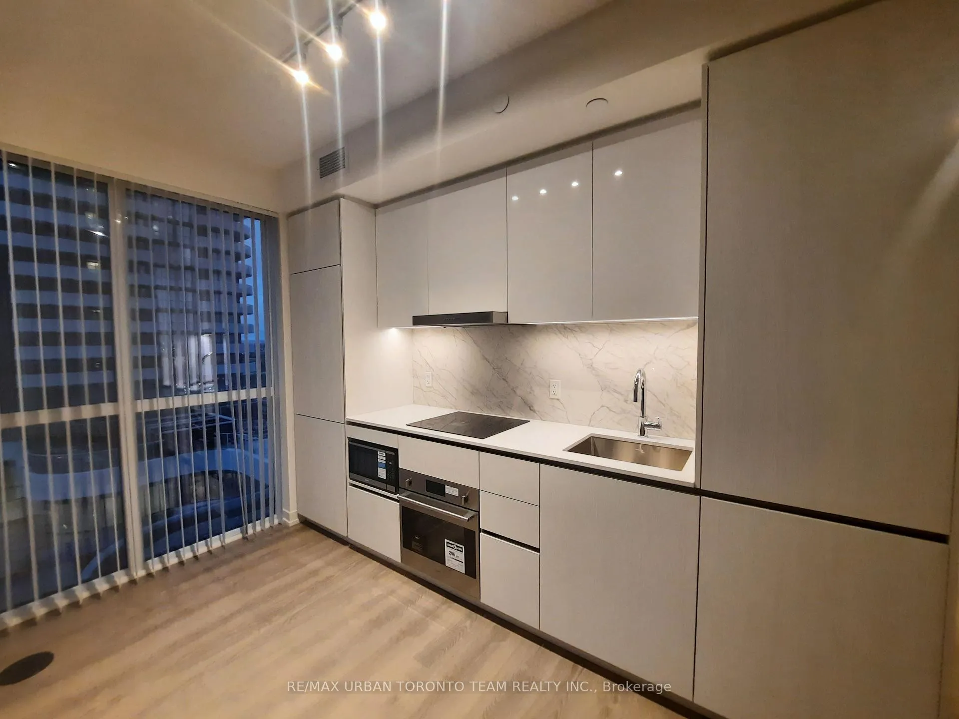 Photo 3 of Unit 812, 8 Interchange Way, Vaughan, Vaughan Corporate Centre — HOMEH