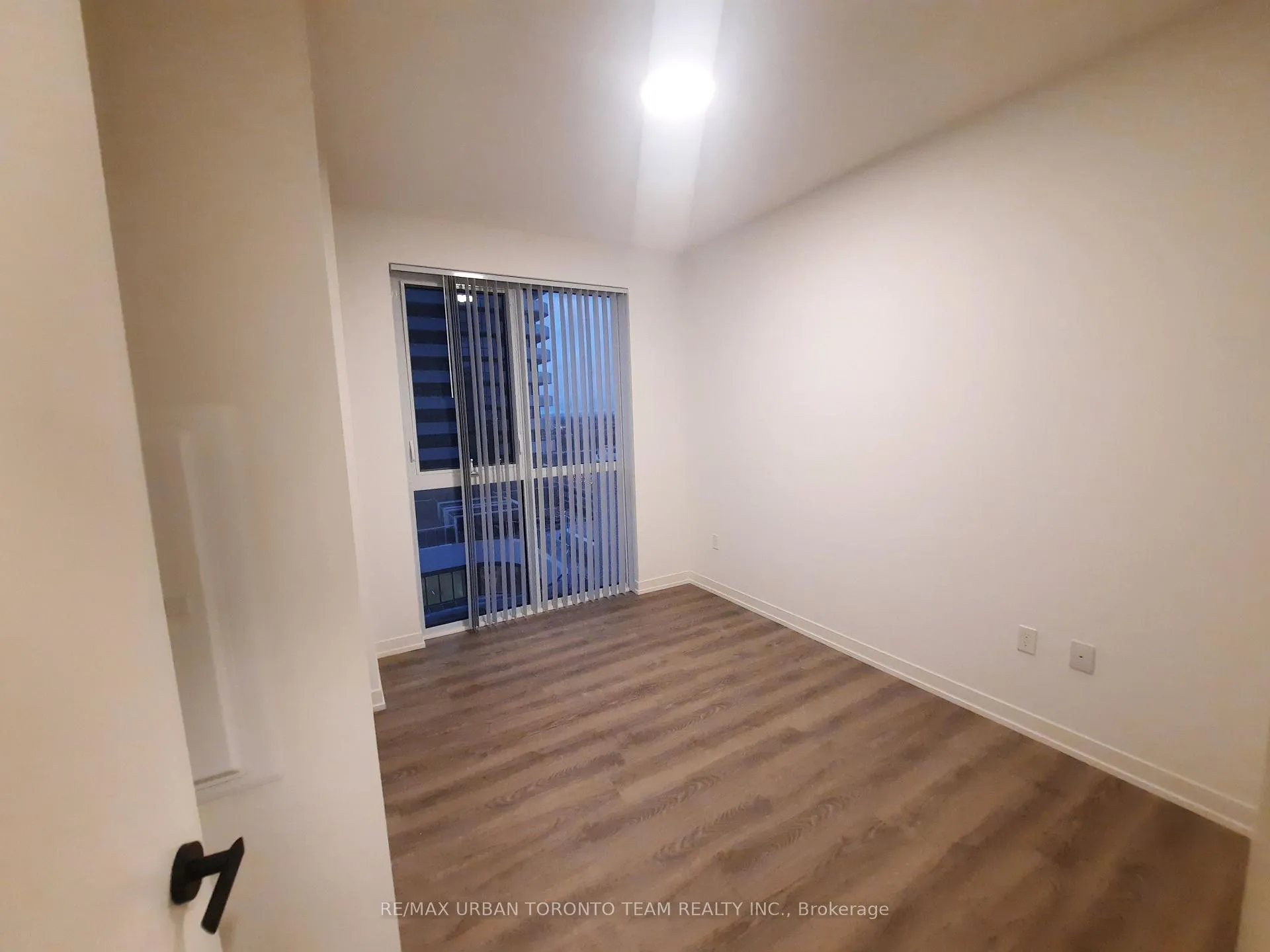 Photo 5 of Unit 812, 8 Interchange Way, Vaughan, Vaughan Corporate Centre — HOMEH