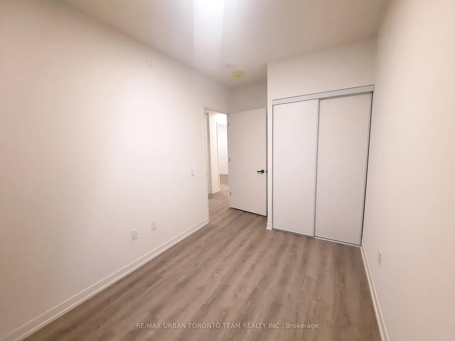 Photo 9 of Unit 812, 8 Interchange Way, Vaughan, Vaughan Corporate Centre — HOMEH