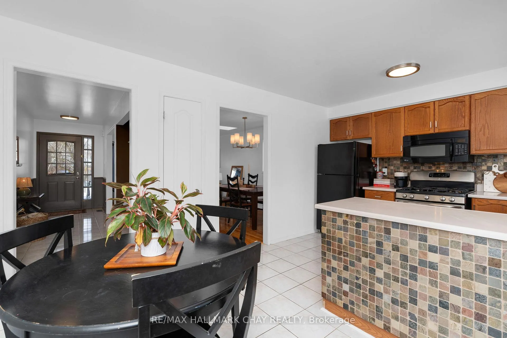 Photo 14 of 96 Brown Street, Barrie, Holly — HOMEH