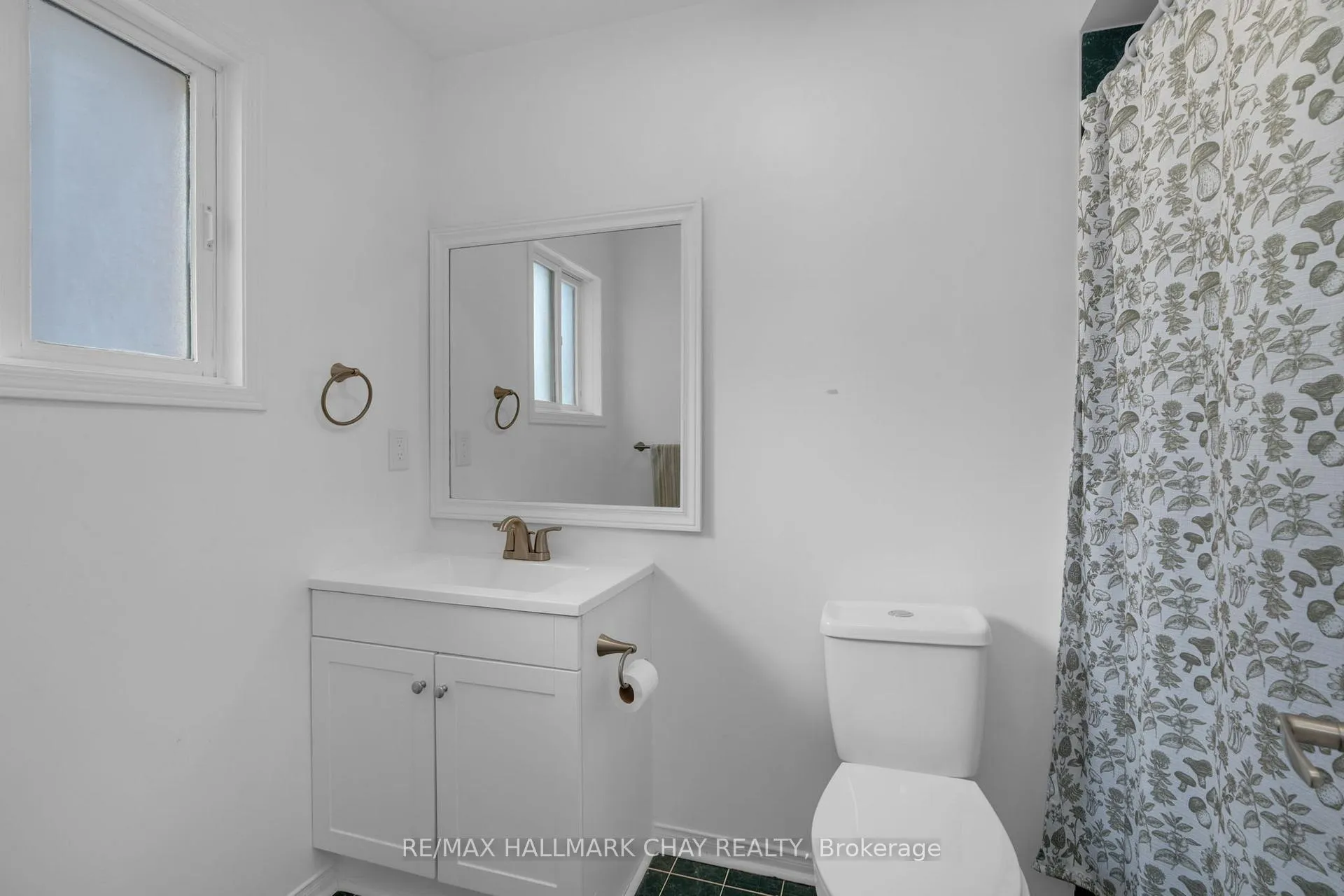 Photo 23 of 96 Brown Street, Barrie, Holly — HOMEH