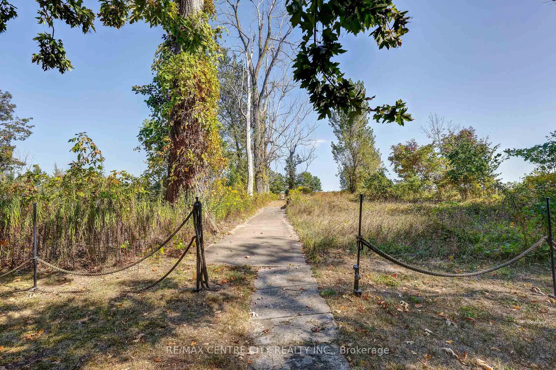 Photo 9 of 17374 Lakeshore Road, Chatham-Kent, Morpeth — HOMEH