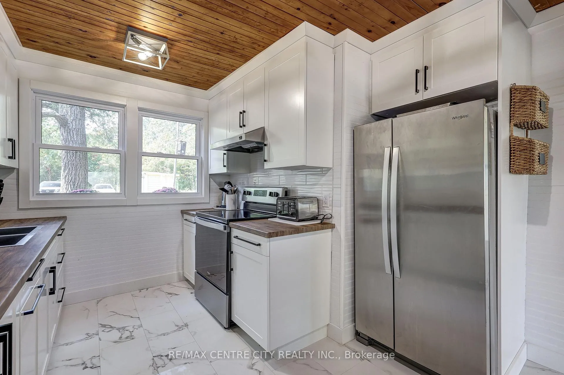 Photo 20 of 17374 Lakeshore Road, Chatham-Kent, Morpeth — HOMEH