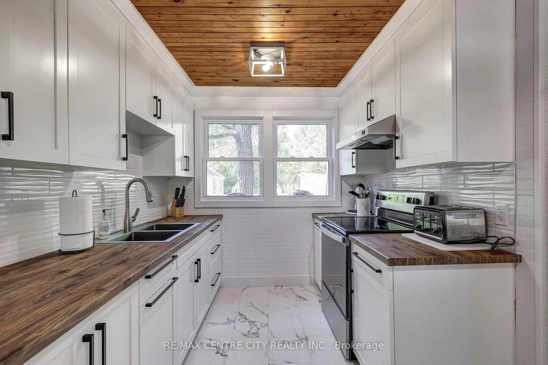 Photo 21 of 17374 Lakeshore Road, Chatham-Kent, Morpeth — HOMEH