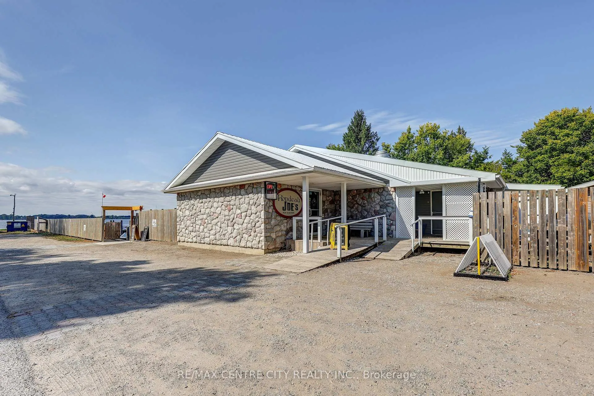 Photo 46 of 17374 Lakeshore Road, Chatham-Kent, Morpeth — HOMEH