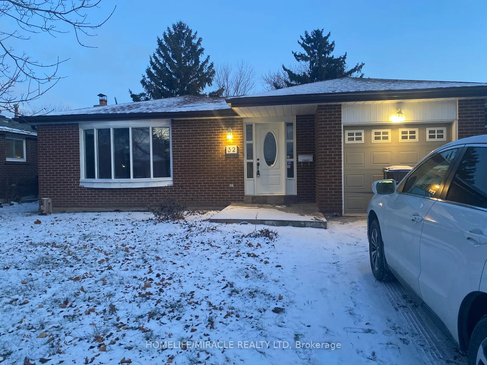 Front of Unit Upper, 32 Gable Place
