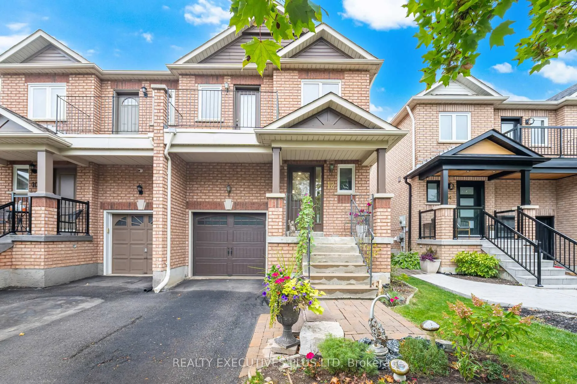 Front of 12 Manorwood Court