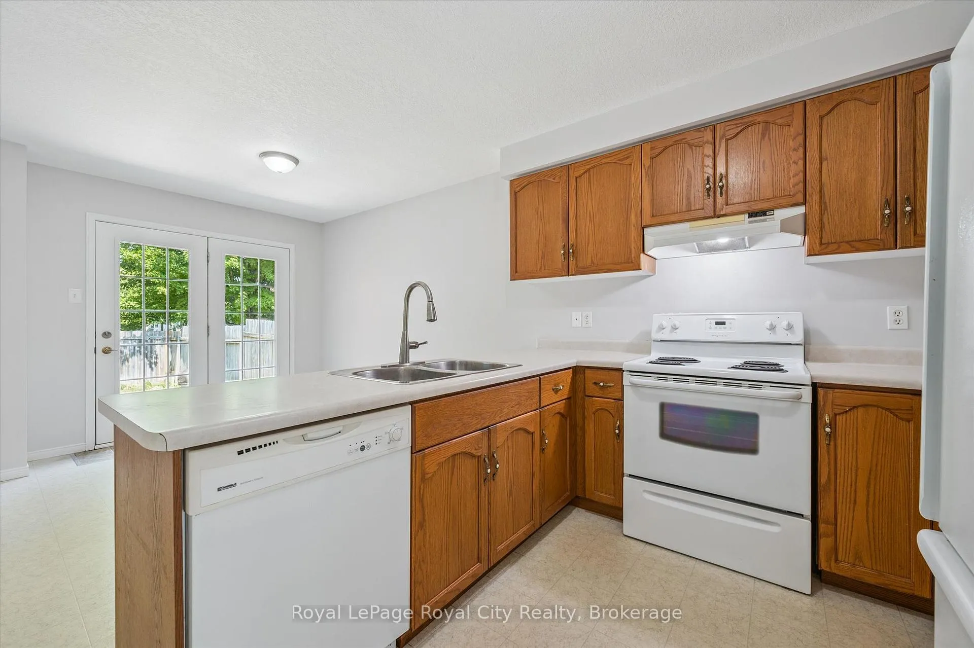 Photo 202 of 83 Inverness Drive, Guelph, Victoria North — HOMEH