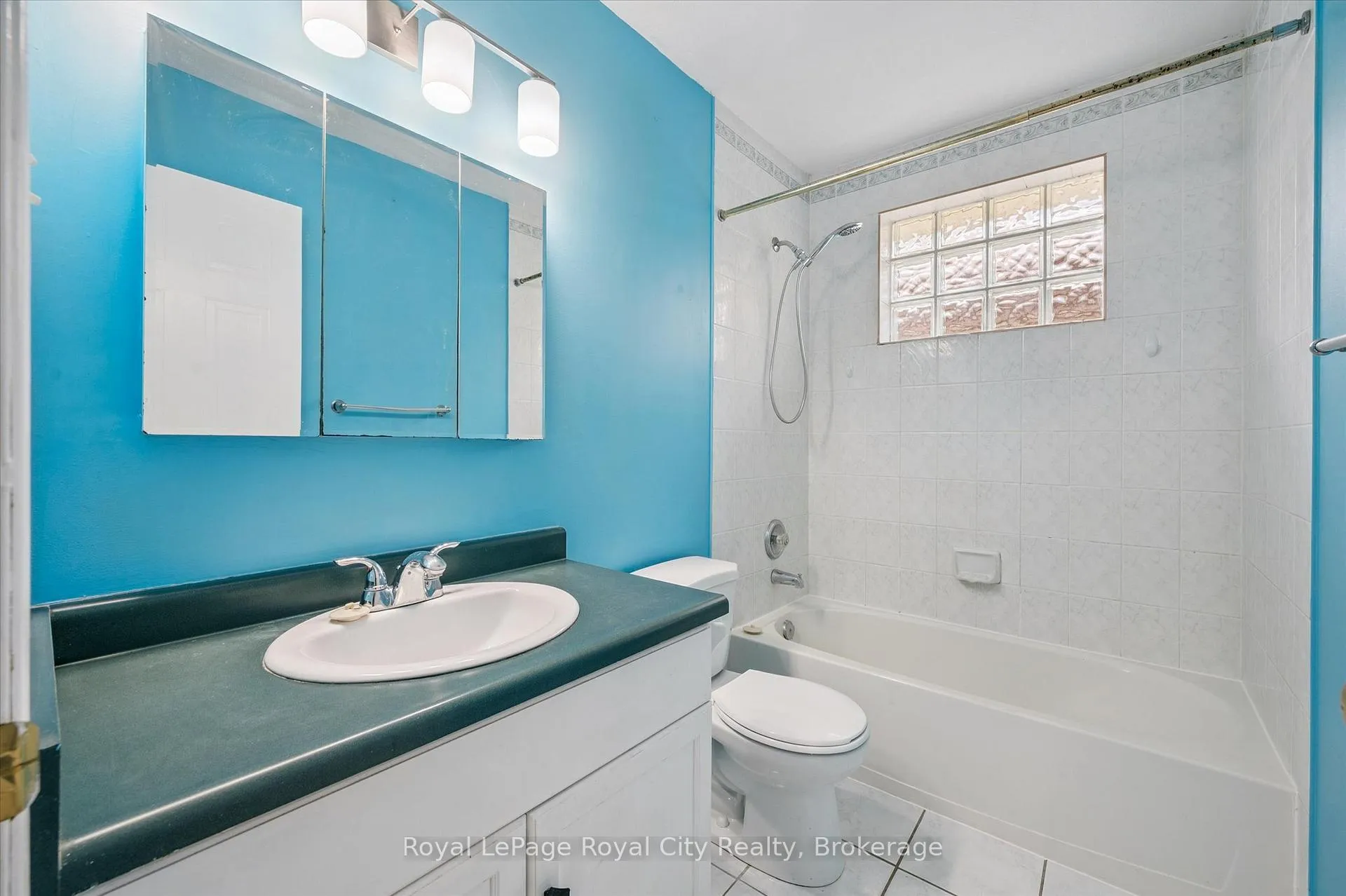 Photo 321 of 83 Inverness Drive, Guelph, Victoria North — HOMEH