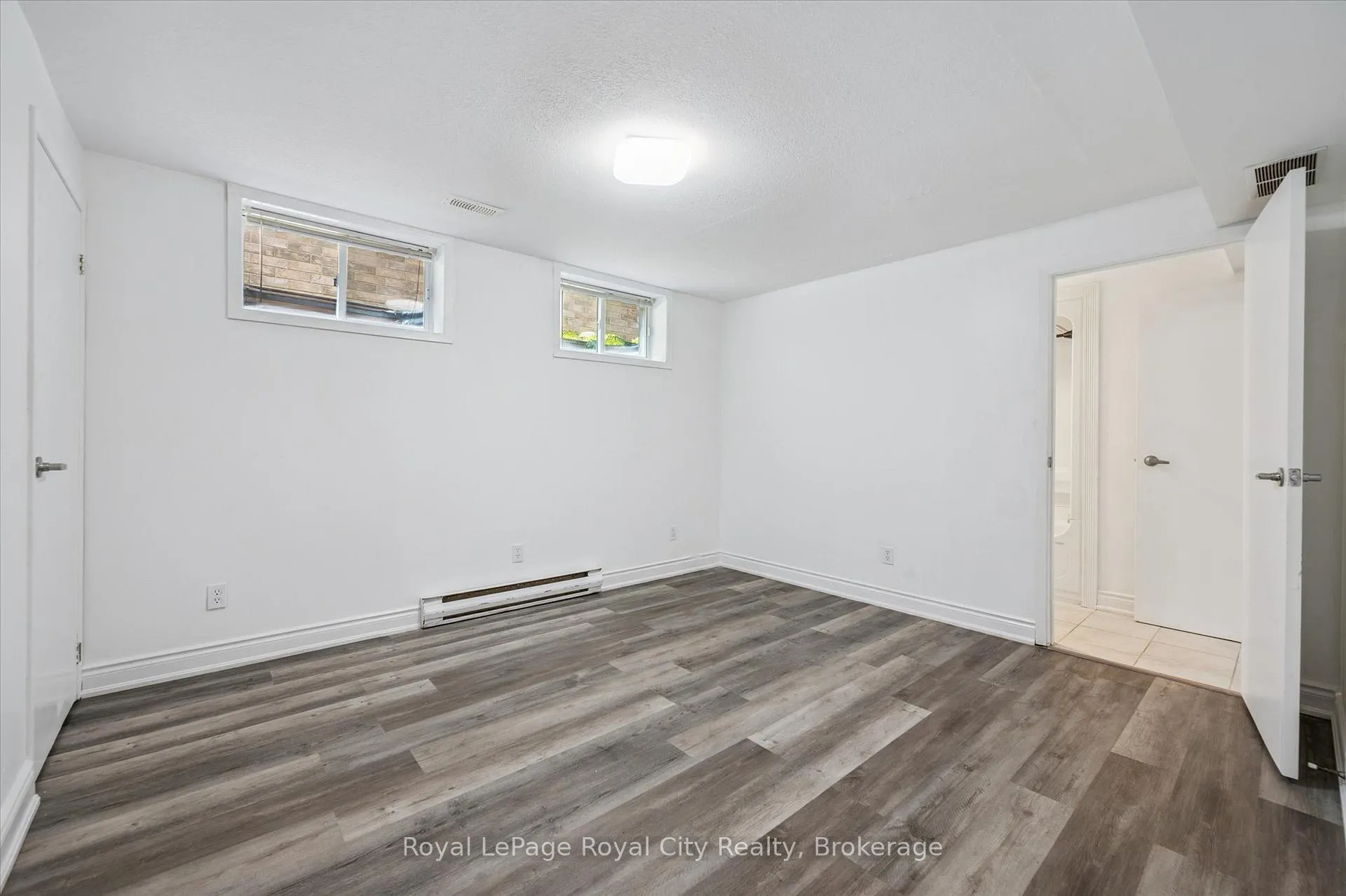 Photo 423 of 83 Inverness Drive, Guelph, Victoria North — HOMEH