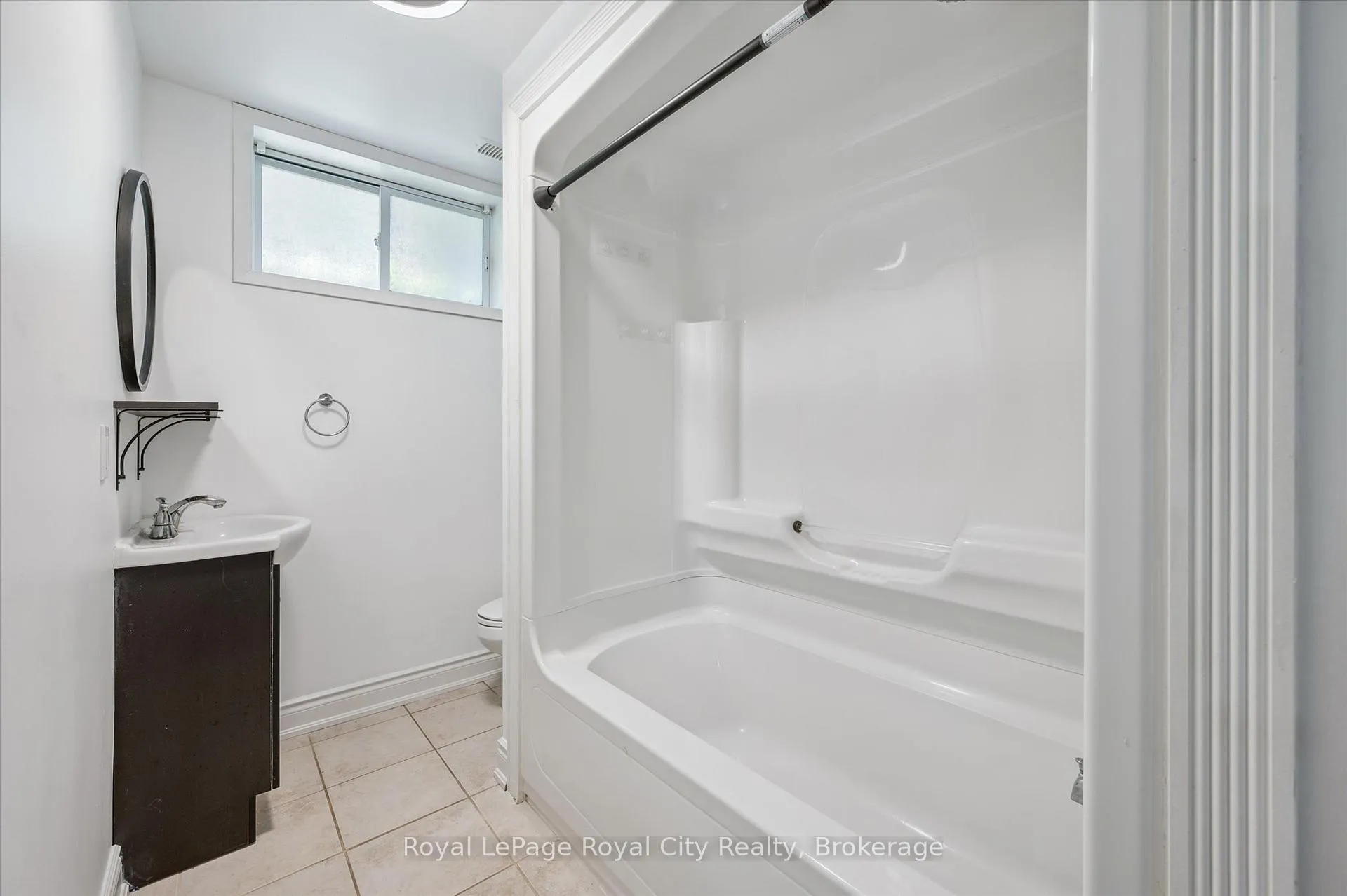 Photo 464 of 83 Inverness Drive, Guelph, Victoria North — HOMEH