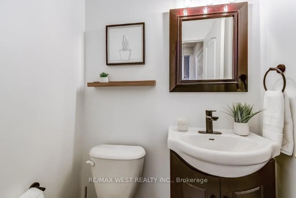 Photo 5 of 53 Cole Street, Hamilton, Waterdown — HOMEH