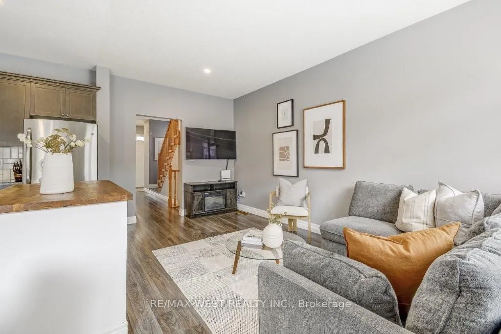 Photo 6 of 53 Cole Street, Hamilton, Waterdown — HOMEH
