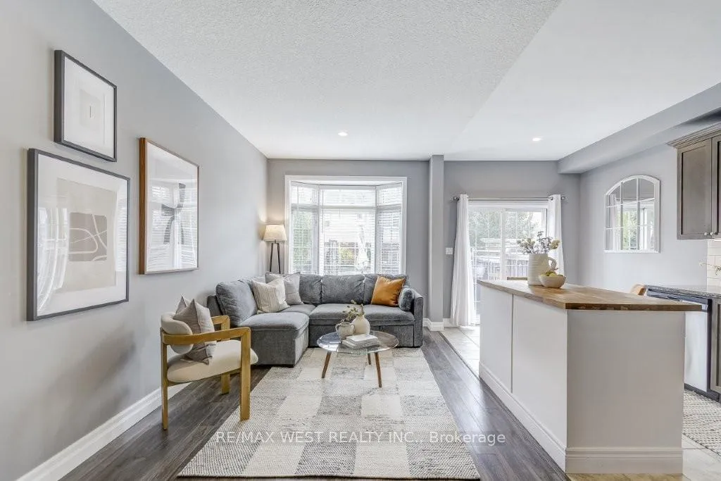 Photo 7 of 53 Cole Street, Hamilton, Waterdown — HOMEH