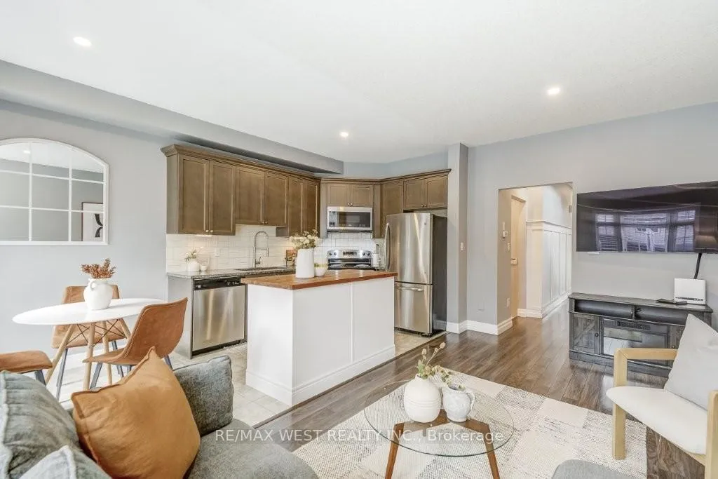 Photo 11 of 53 Cole Street, Hamilton, Waterdown — HOMEH