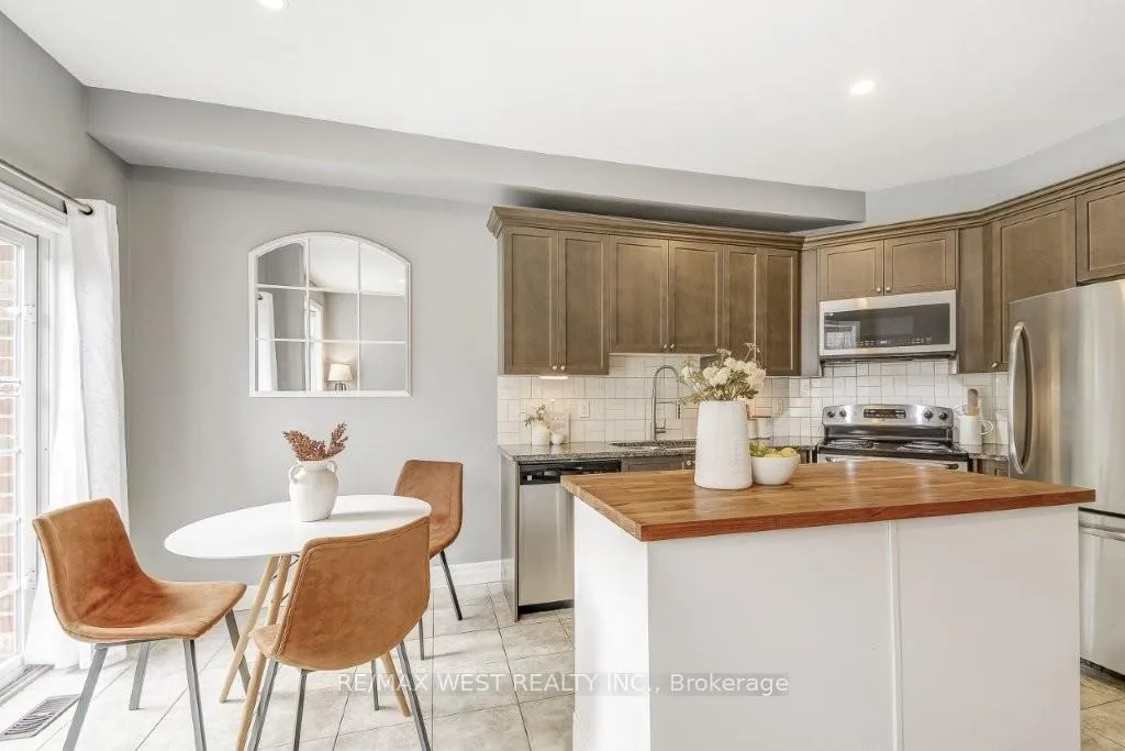 Photo 13 of 53 Cole Street, Hamilton, Waterdown — HOMEH