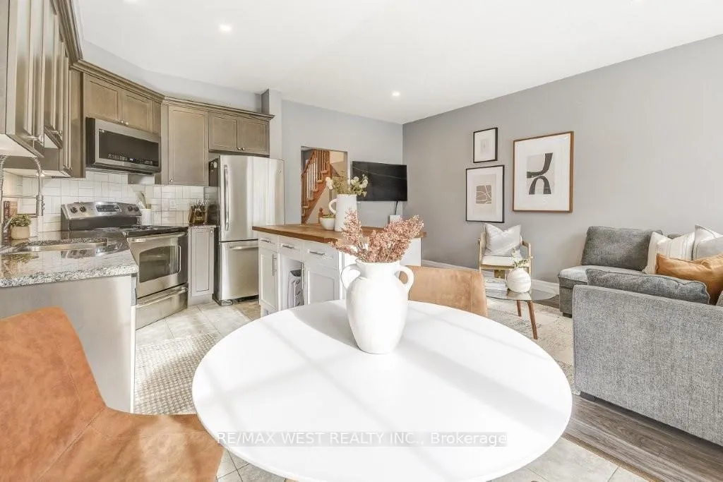 Photo 14 of 53 Cole Street, Hamilton, Waterdown — HOMEH