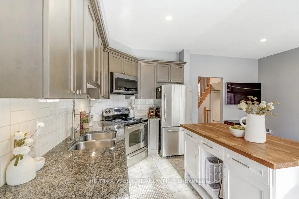 Photo 15 of 53 Cole Street, Hamilton, Waterdown — HOMEH