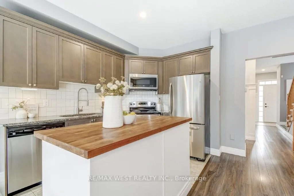 Photo 17 of 53 Cole Street, Hamilton, Waterdown — HOMEH