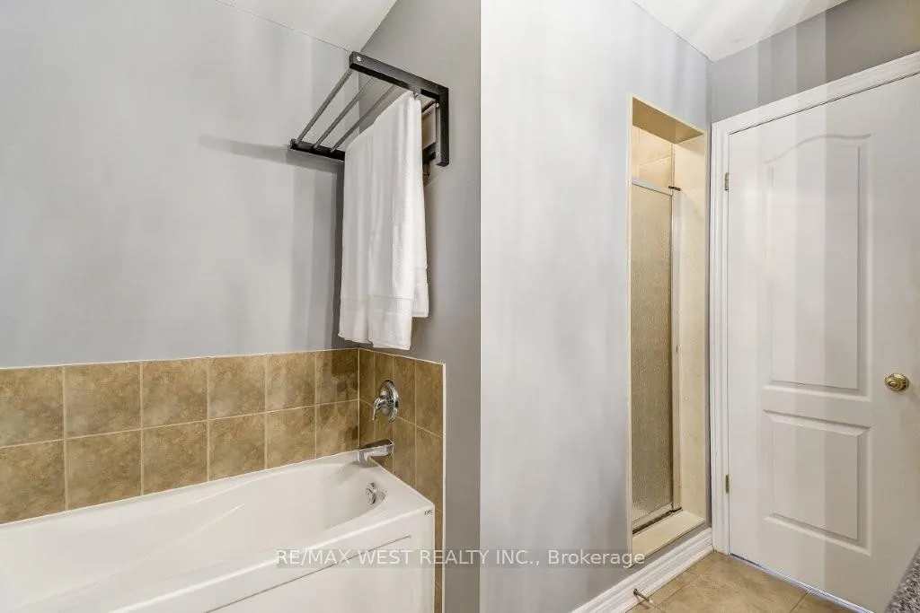 Photo 26 of 53 Cole Street, Hamilton, Waterdown — HOMEH