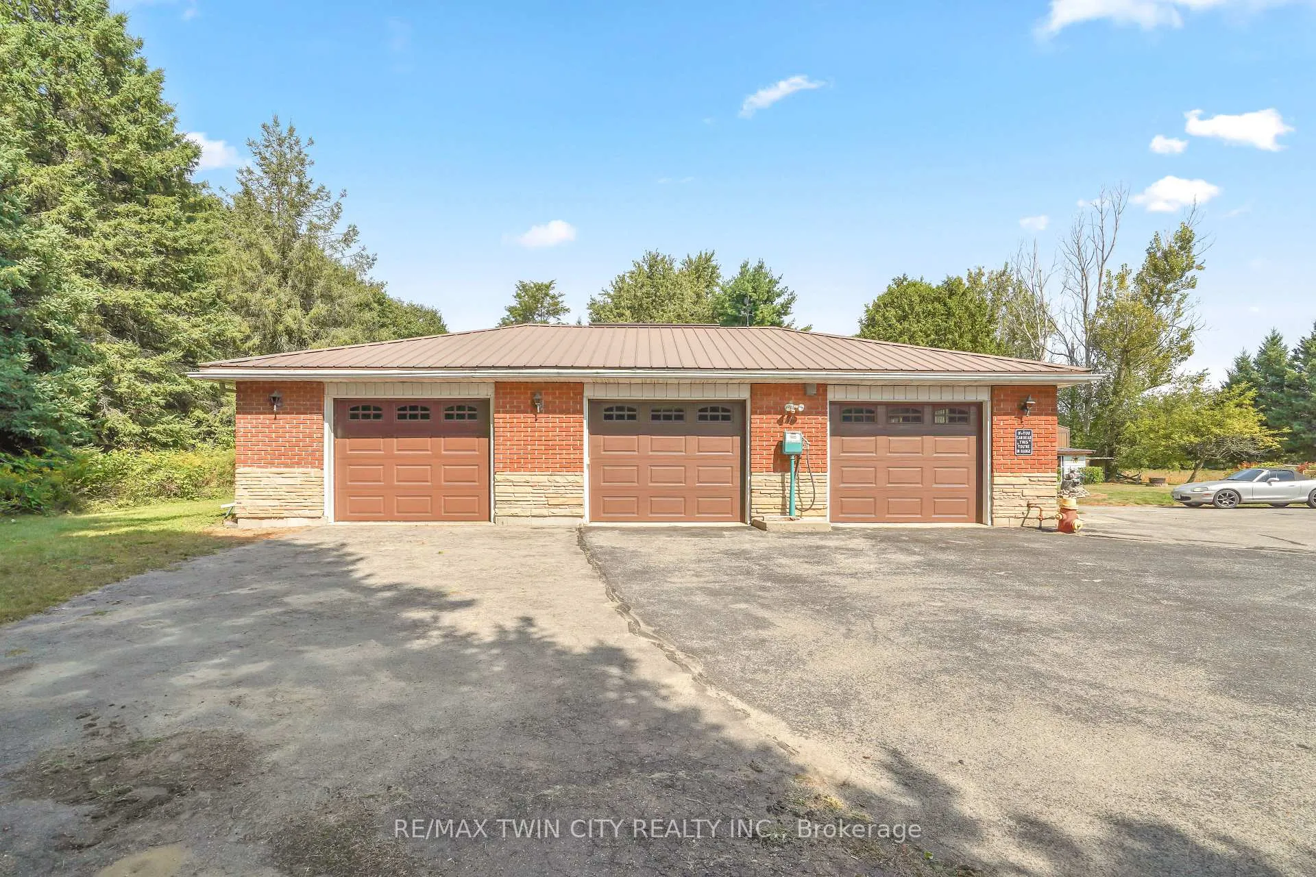 Photo 4 of 165 McGill Road, Brant, Oakland — HOMEH