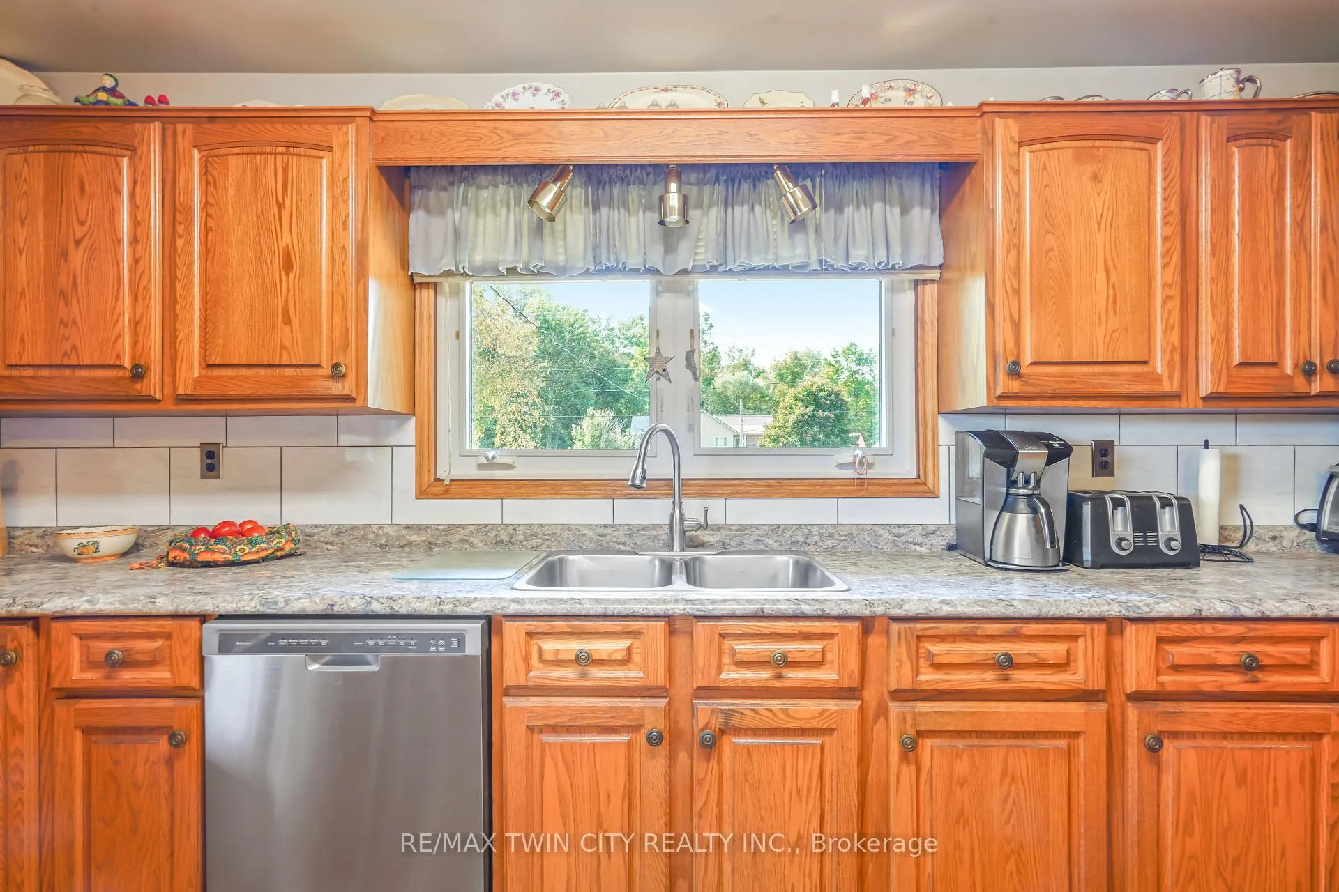 Photo 11 of 165 McGill Road, Brant, Oakland — HOMEH