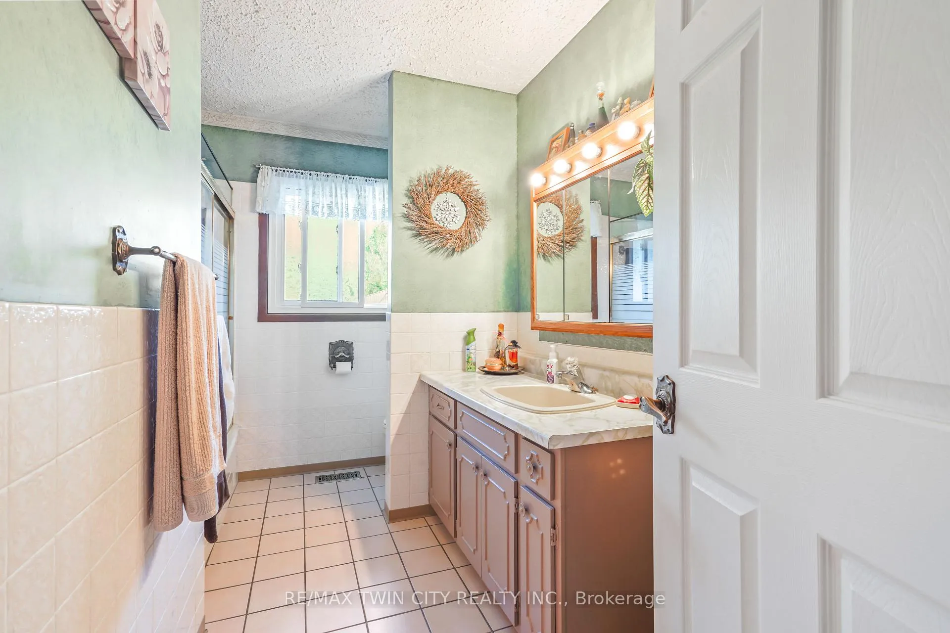 Photo 16 of 165 McGill Road, Brant, Oakland — HOMEH