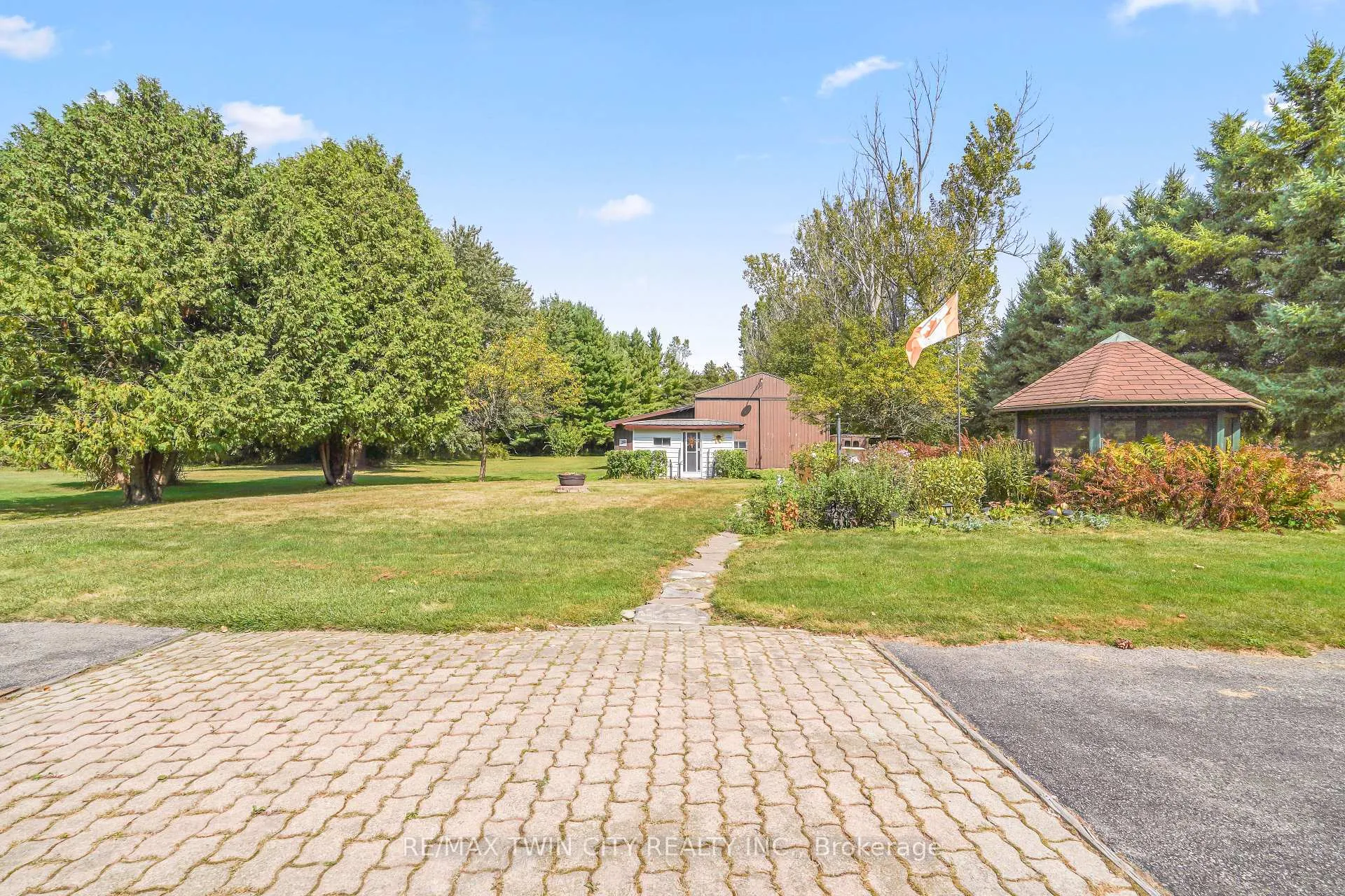 Photo 36 of 165 McGill Road, Brant, Oakland — HOMEH