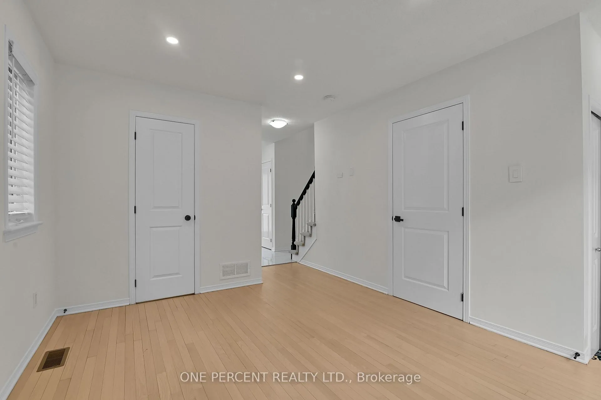 Photo 7 of 563 Burleigh Private, Ottawa, Cyrville — HOMEH