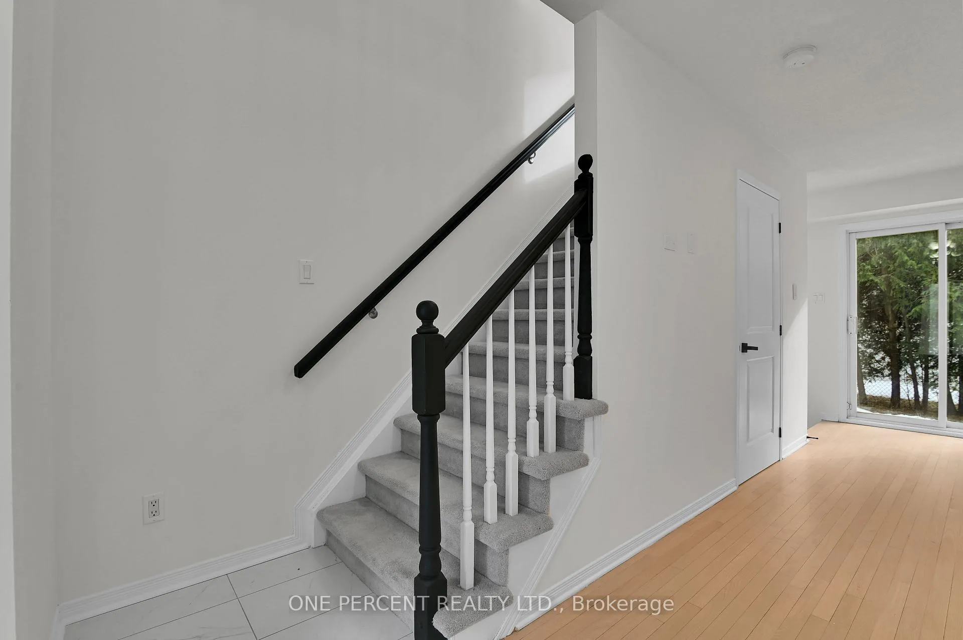 Photo 9 of 563 Burleigh Private, Ottawa, Cyrville — HOMEH