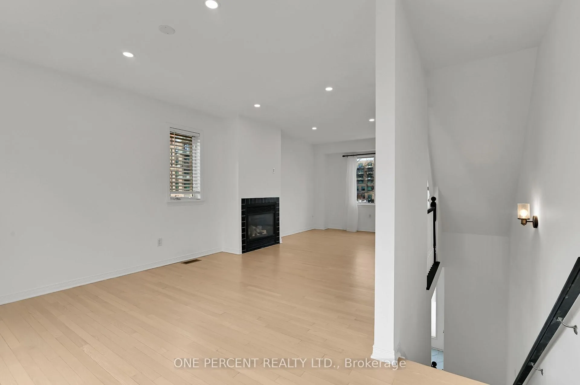 Photo 10 of 563 Burleigh Private, Ottawa, Cyrville — HOMEH