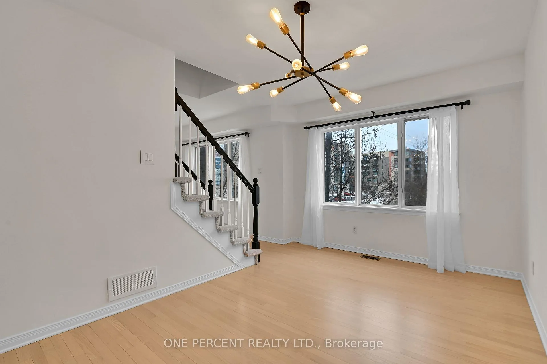 Photo 15 of 563 Burleigh Private, Ottawa, Cyrville — HOMEH
