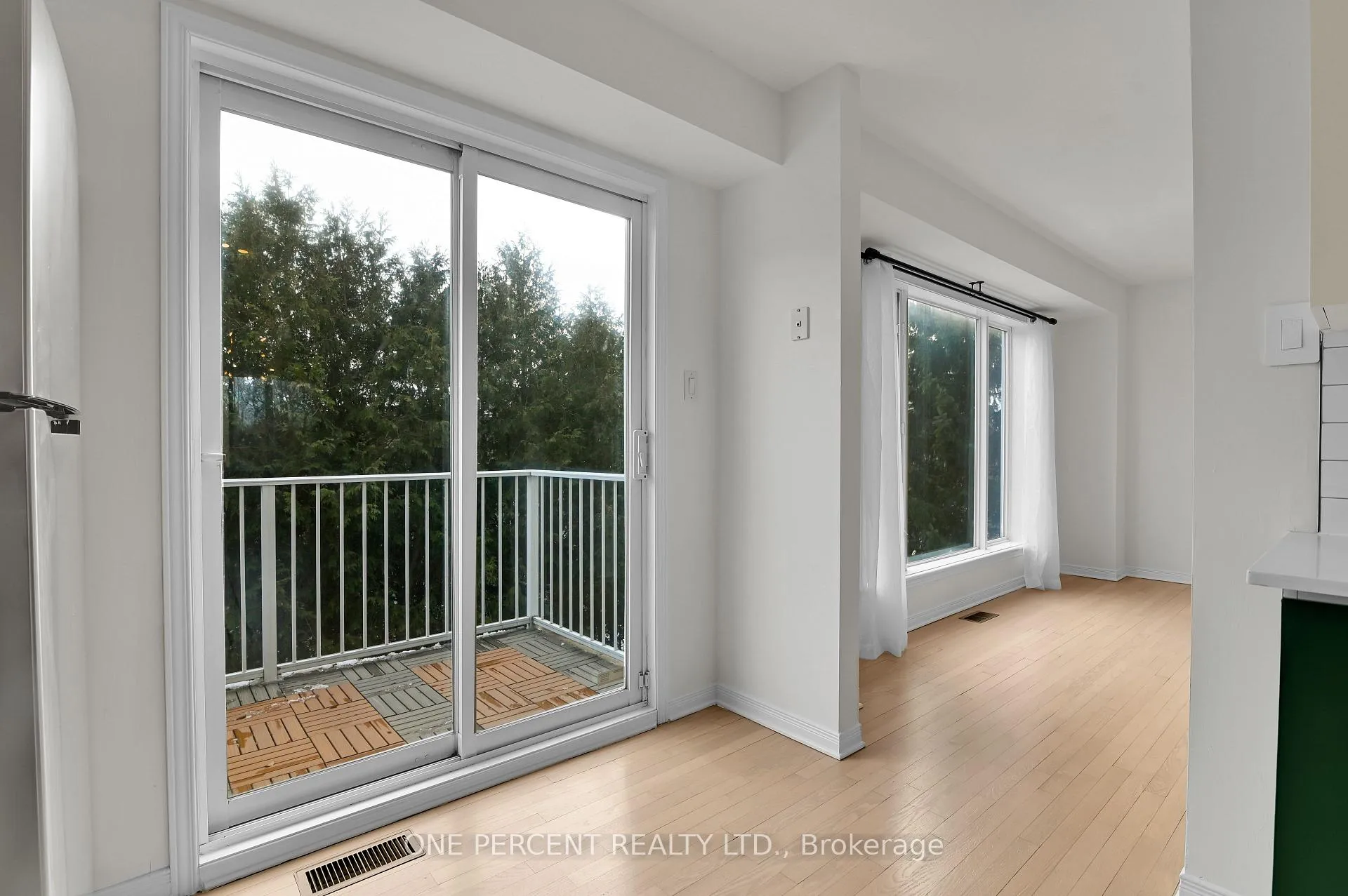 Photo 19 of 563 Burleigh Private, Ottawa, Cyrville — HOMEH