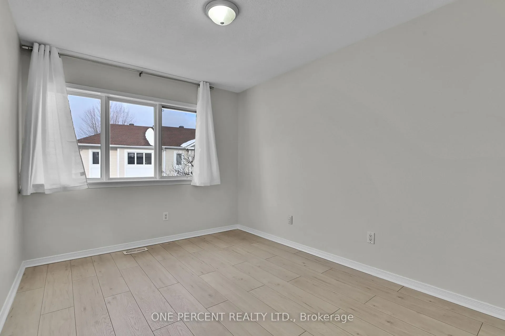 Photo 27 of 563 Burleigh Private, Ottawa, Cyrville — HOMEH