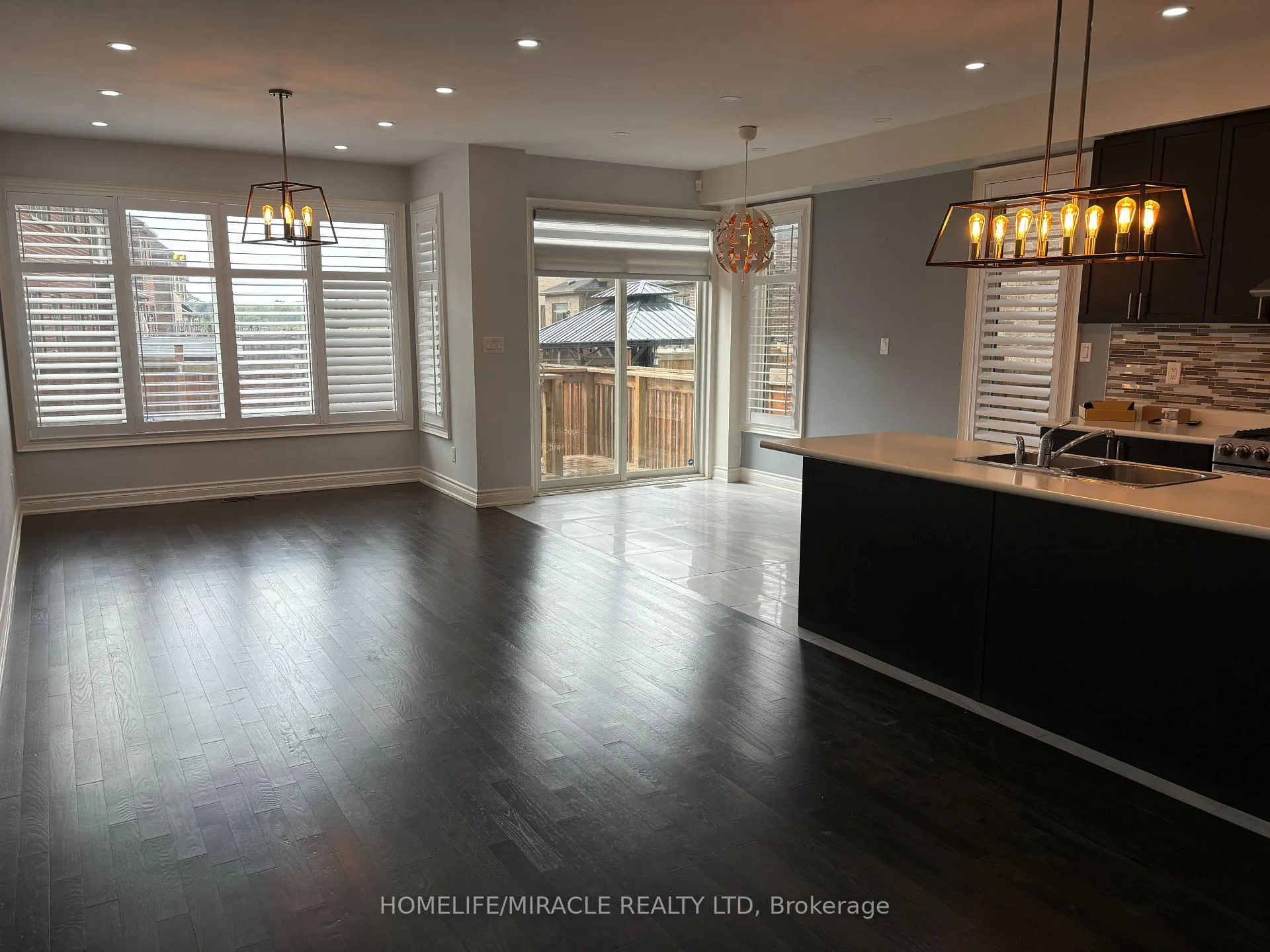 Photo 3 of Unit Main, 12 Gruenwald Gate, Brampton, Bram West — HOMEH