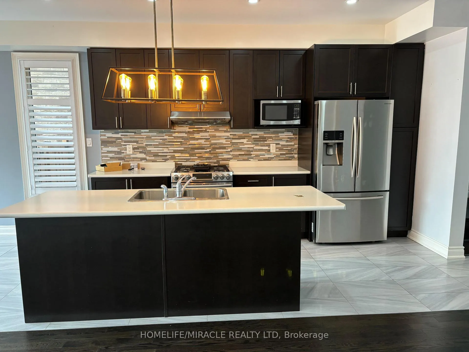 Photo 4 of Unit Main, 12 Gruenwald Gate, Brampton, Bram West — HOMEH