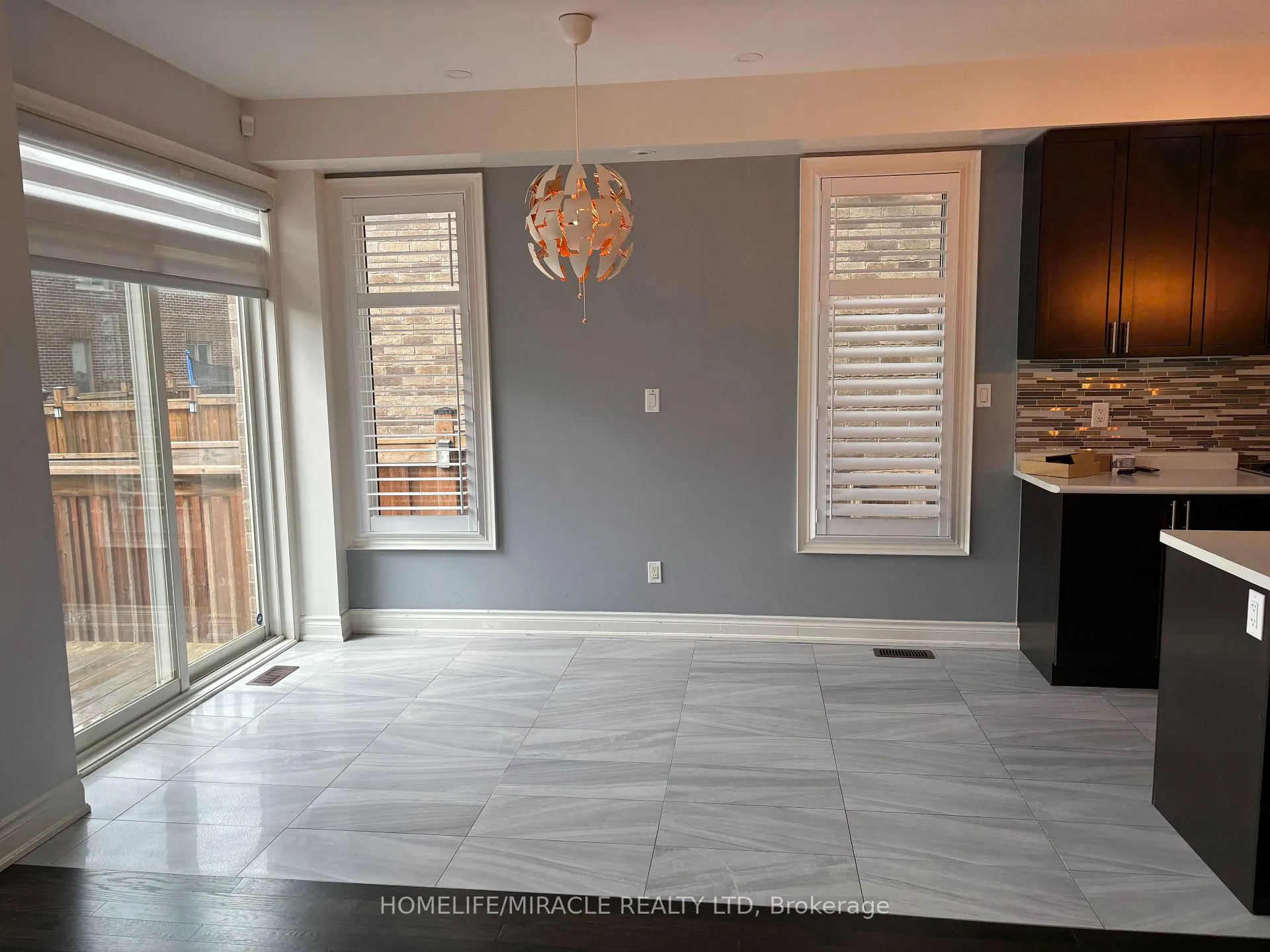 Photo 5 of Unit Main, 12 Gruenwald Gate, Brampton, Bram West — HOMEH