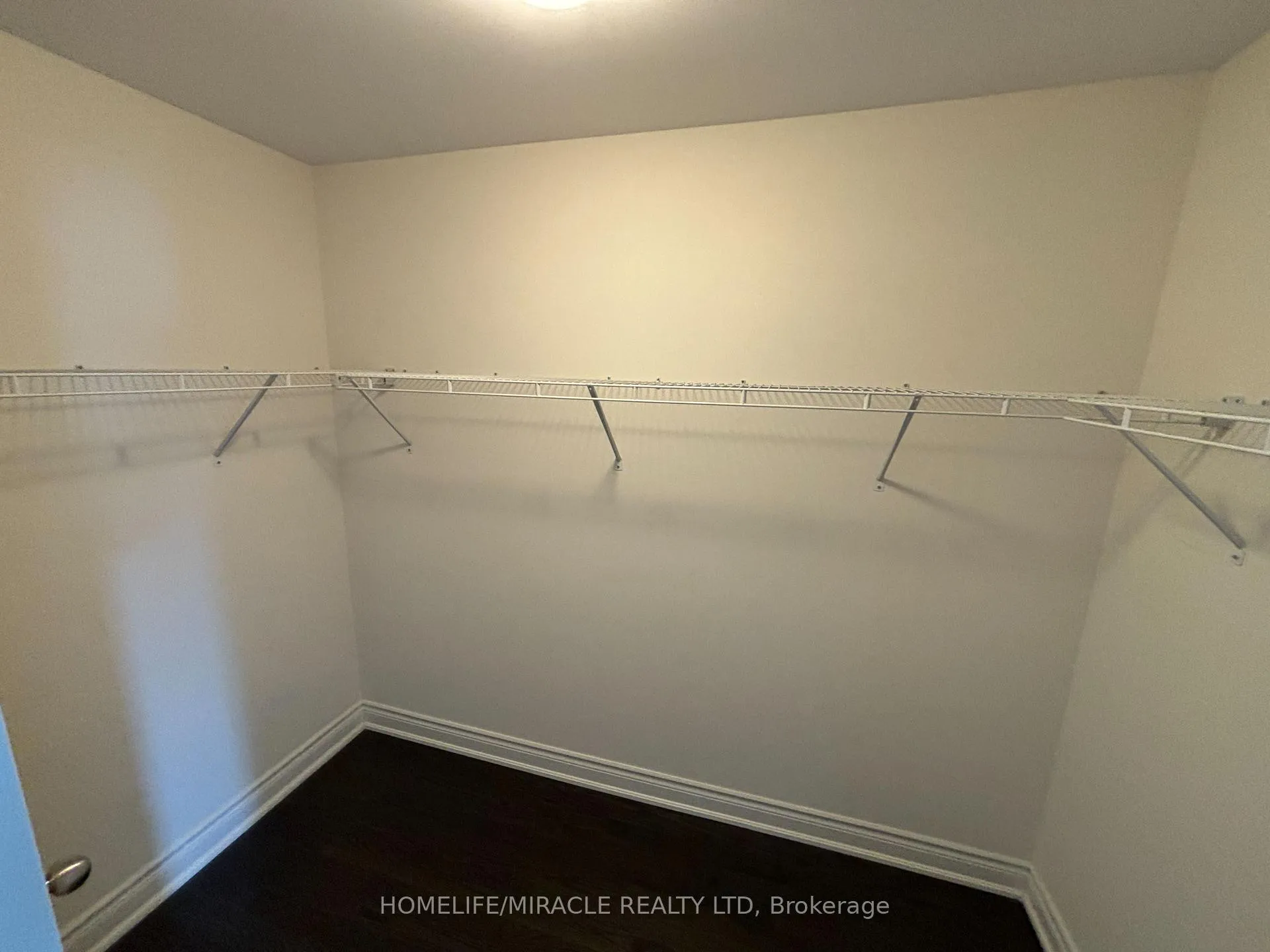 Photo 13 of Unit Main, 12 Gruenwald Gate, Brampton, Bram West — HOMEH