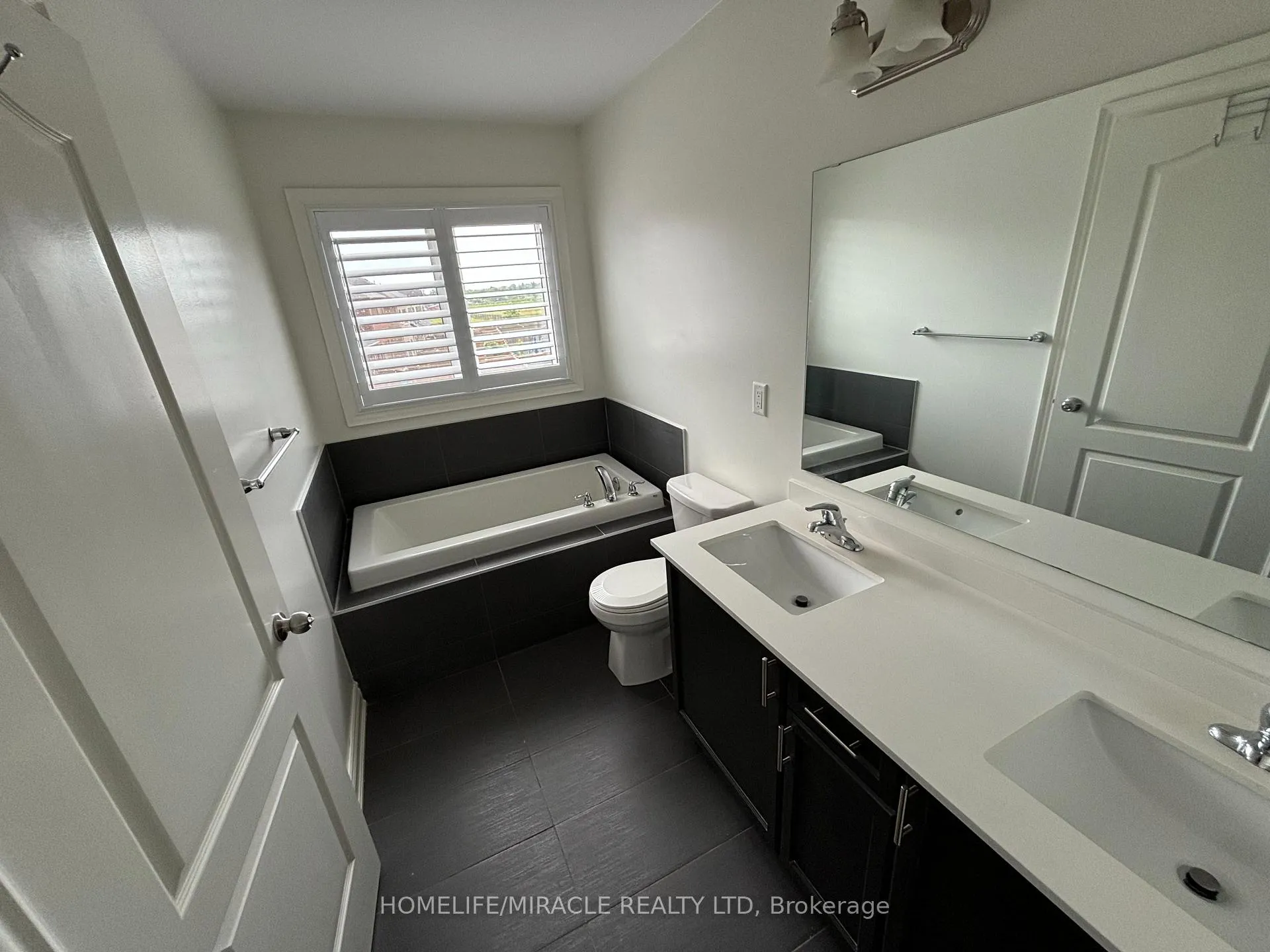 Photo 15 of Unit Main, 12 Gruenwald Gate, Brampton, Bram West — HOMEH