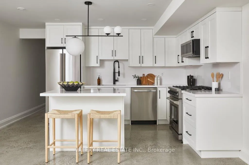 Photo 2 of Unit Lower, 31 Roslin Avenue, Toronto, Lawrence Park North — HOMEH