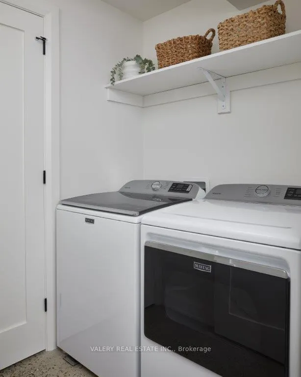 Photo 5 of Unit Lower, 31 Roslin Avenue, Toronto, Lawrence Park North — HOMEH