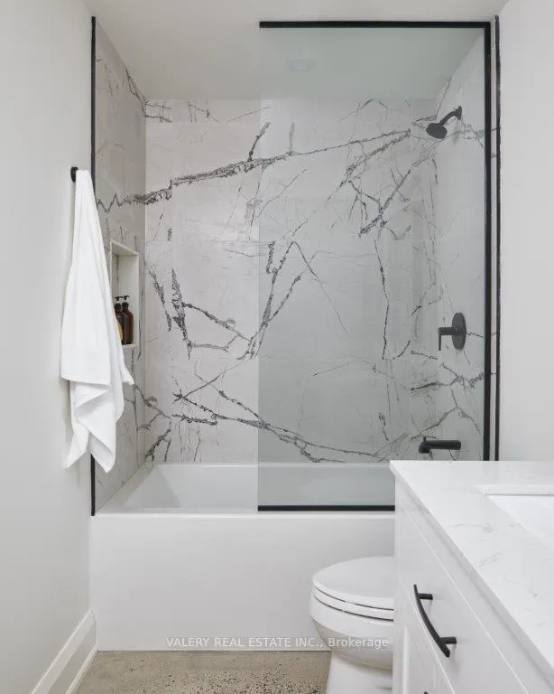 Photo 6 of Unit Lower, 31 Roslin Avenue, Toronto, Lawrence Park North — HOMEH
