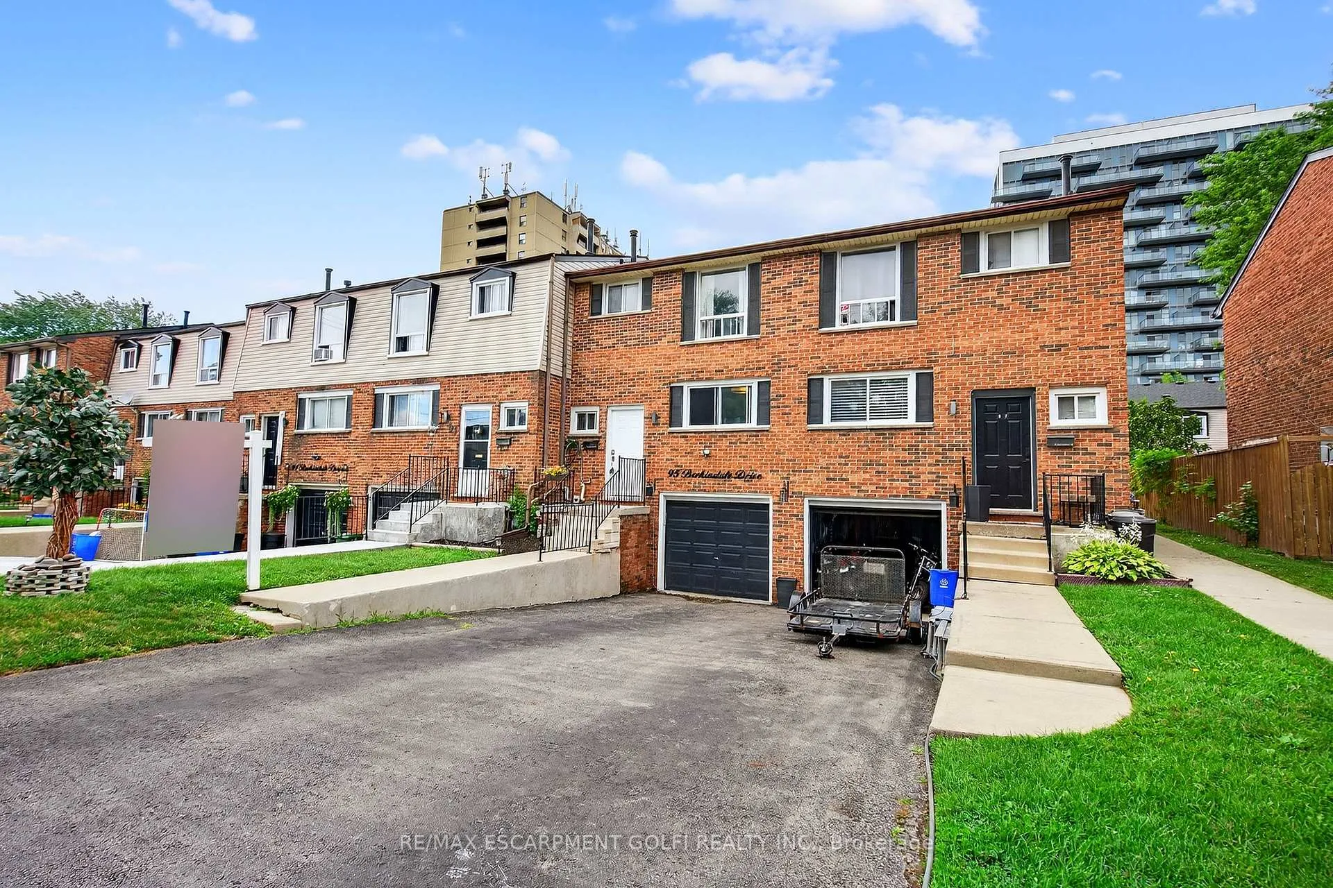Photo 2 of Unit 95, 75 Berkindale Drive, Hamilton, Riverdale — HOMEH