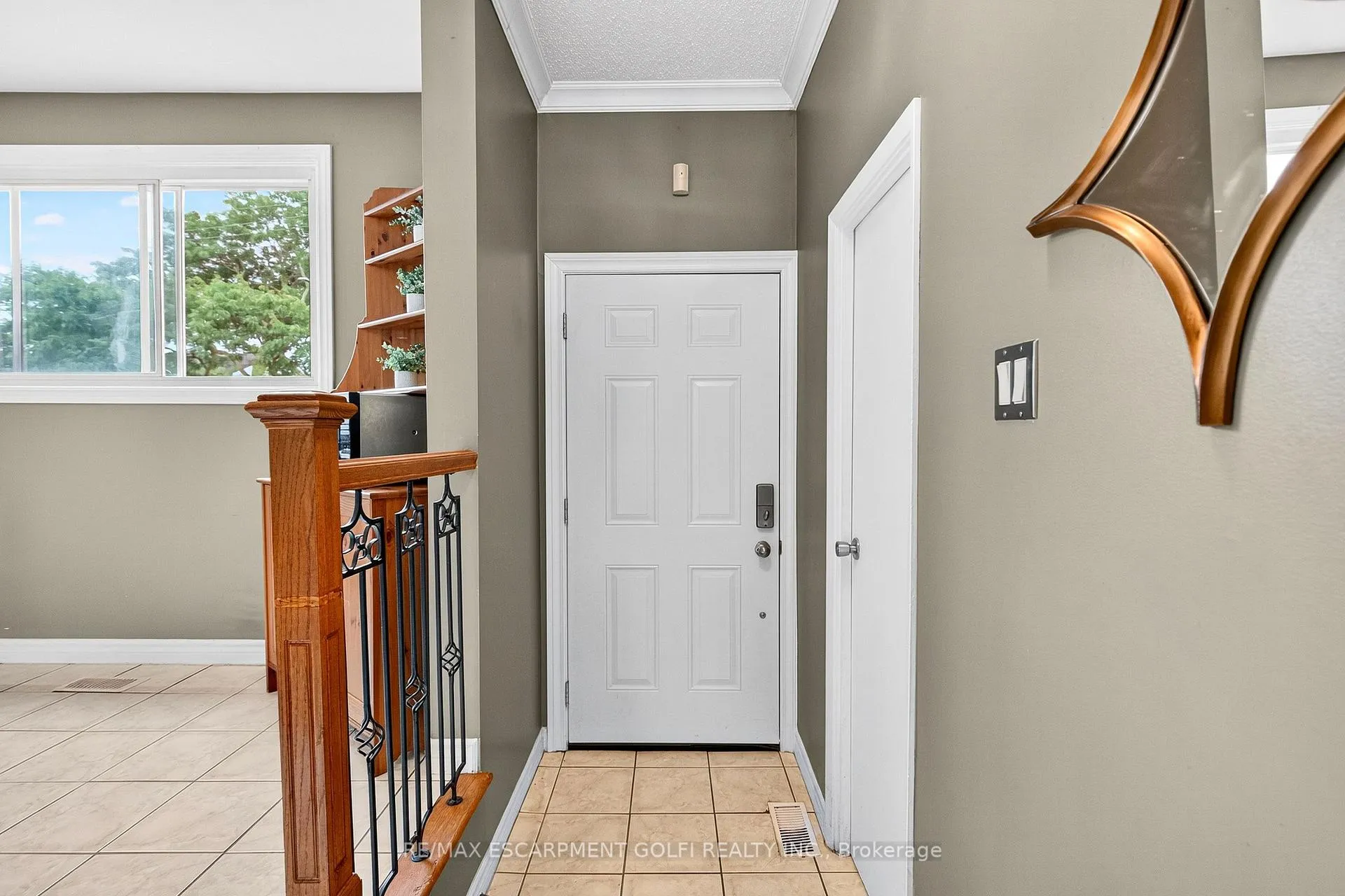 Photo 3 of Unit 95, 75 Berkindale Drive, Hamilton, Riverdale — HOMEH