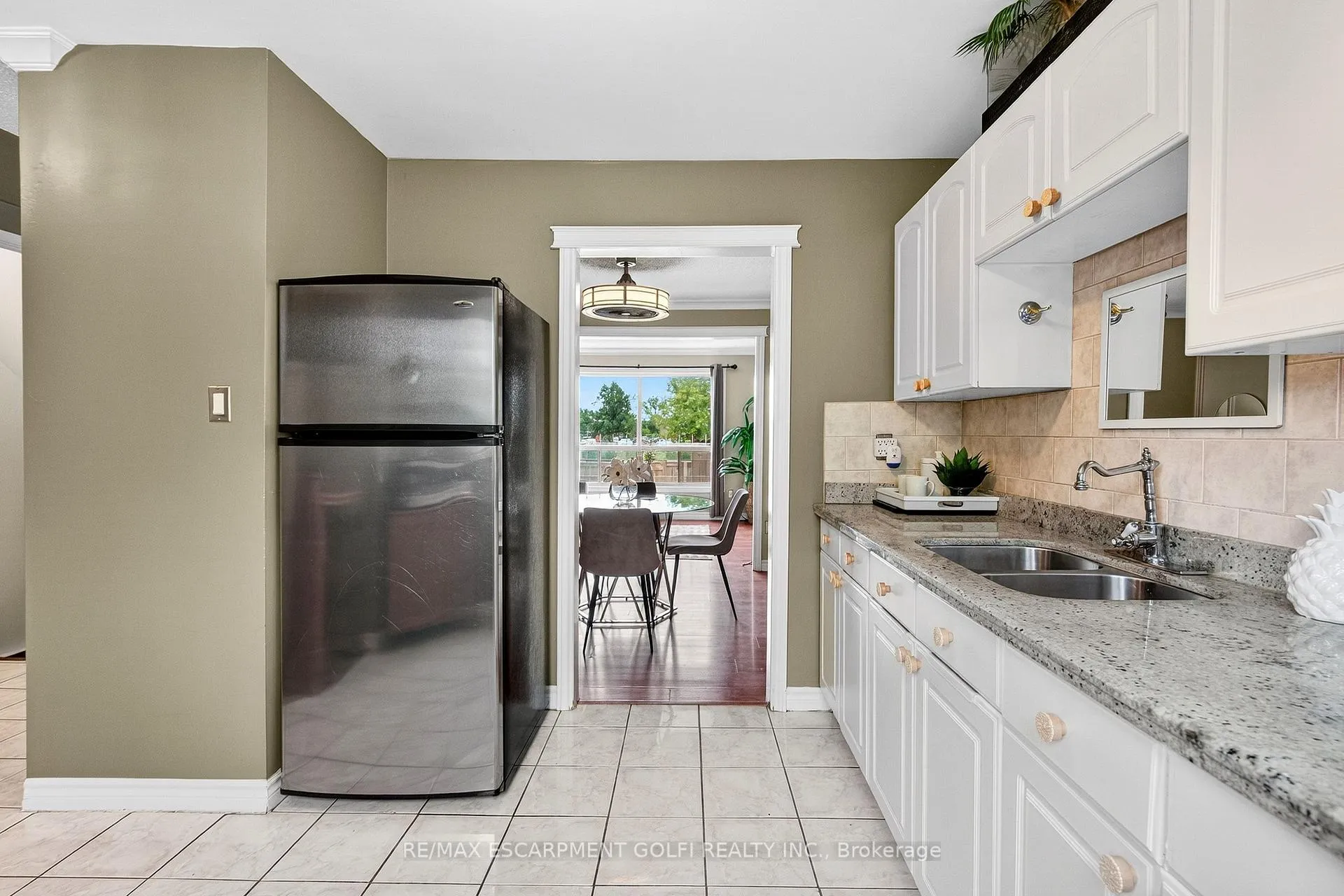 Photo 6 of Unit 95, 75 Berkindale Drive, Hamilton, Riverdale — HOMEH